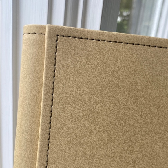 Creative Memories PicFolio Album - Picture 2 of 4